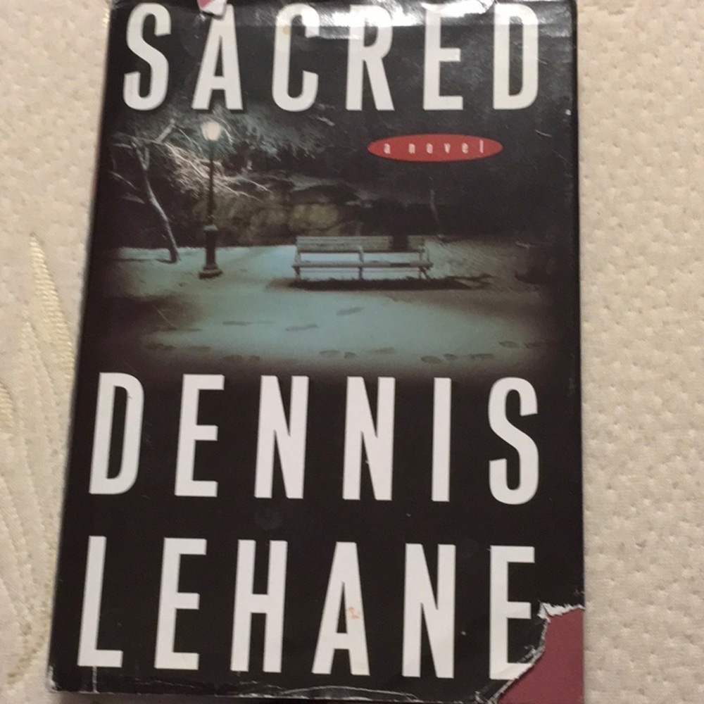EUC,MYSTERY/THRILLER,BY DENNIS LEHANE,Patrick Kensie Series, SACRED